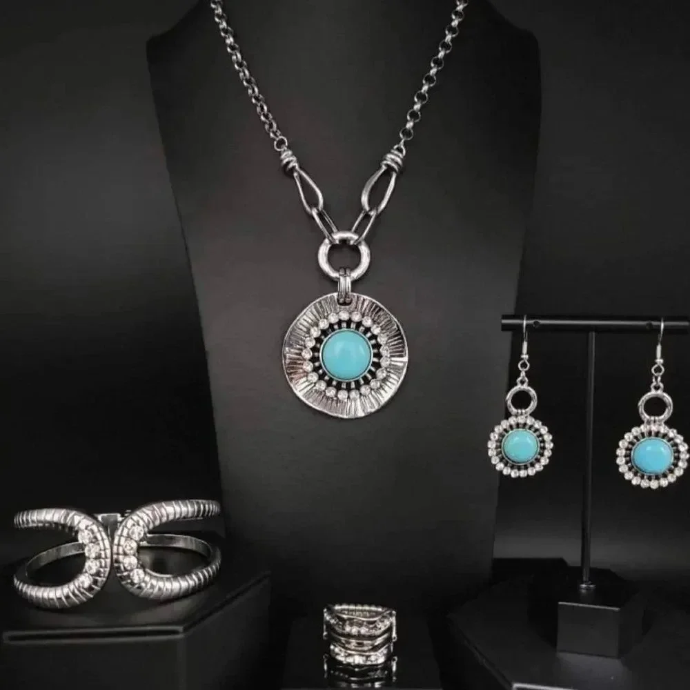 Badlands Treasure Hunt Necklace Set - Picture 1 of 11